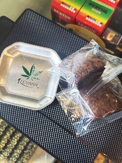 ทำโลโก้บนที่รองจาน ทำโลโก้บนสแตนเลส สกรีนโลโก้บนถาดขนม