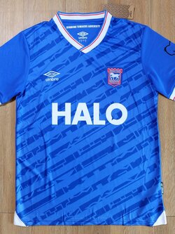 มาใหม่เสื้อฟุตบอล อิปสวิช เหย้า สีน้ำเงิน เกรดแฟนบอล 2025