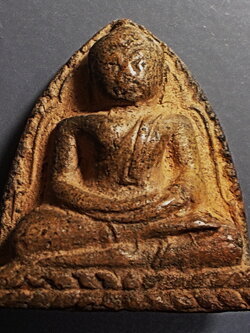 *** หลวงพ่อโต เนื้อดิน ปางสมาธิ อยุธยา*** ราคาพิเศษ ***