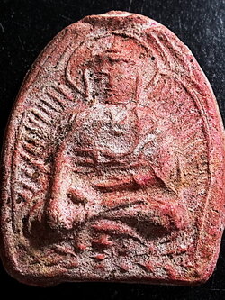 พระยูไล เนื้อผงหลังยันต์ (ลิบห่วย) กรุสำนักสงฆ์หลับฟ้า เจ้าคุณโพธิ์แจ้ง วัดโพธิ์แมน