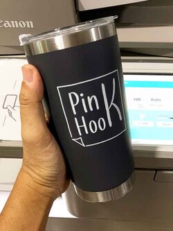 แก้วทรง YETI พิมพ์ชื่อลงบนแก้วเก็บความเย็น