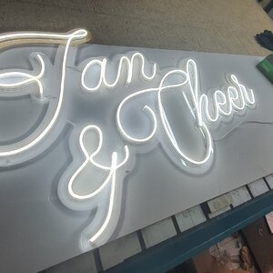 ป้ายนีออนฟรค สีขาว งานแต่งงาน