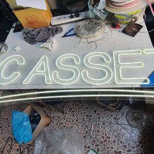 ป้ายนีออนฟรค สีขาว SCASSET